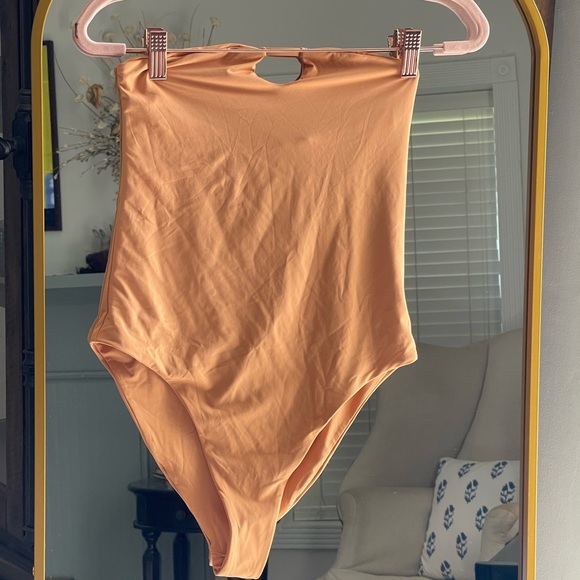 NWOT Toast Swim Nectarine Signature Keyhole Tube One Piece Swimsuit - Picture 2 of 5